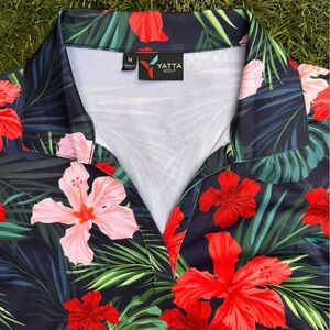 Yatta Golf Women’s Jungle Hibiscus Performance Polo V Neck Collar Hawaiian M